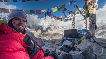 US gamer sets world record after playing on Mount Everest