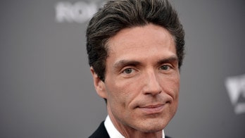 Richard Marx helps subdue unruly passenger on Korean Air flight