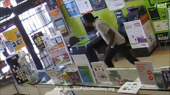 Robber locked inside Texas store begs to be released