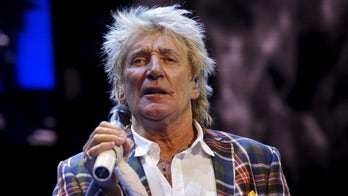Da Ya Think I'm Sexy, Ma'am? Rod Stewart knighted by Queen