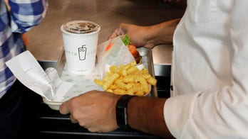 Shake Shack location in NYC nixes human servers, goes cashless