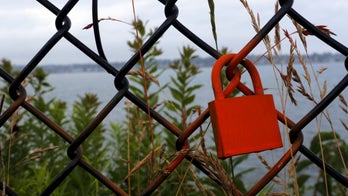 Old-school security goes modern: BenjiLock brings fingerprint tech to the padlock