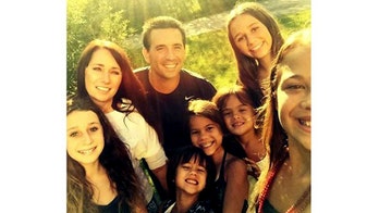 New York couple adopts 4 children after best friend dies of brain cancer