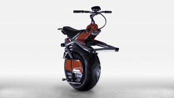 Taking a spin on Ryno’s one-wheeled, self-balancing electric ‘microcycle’