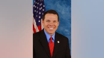 GOP demands Biden stop 'bullying' airlines with vaccine mandate, says taxpayers 'saved' industry