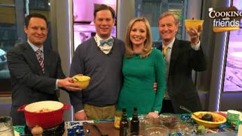 Cooking with 'Friends': Sandra Smith's Chicken and Tomatillo Chili