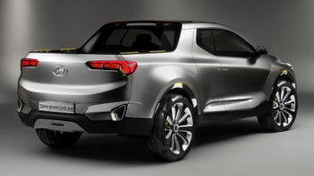 Hyundai Santa Cruz pickup getting hauled into showrooms in 2018