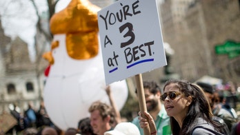 Sarah Silverman rips Trump at Tax Day rally: 'You’re a 3 at best'