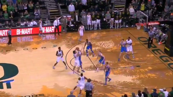 Oregon's Dillon Brooks hits game-winning three to topple undefeated UCLA