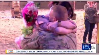 Soldier surprises family at Dolly Parton's Stampede