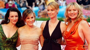 Sarah Jessica Parker drags her feet endorsing Cynthia Nixon's NY governor run