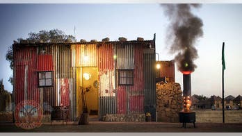 Luxury resort offers tourists authentic slum experience