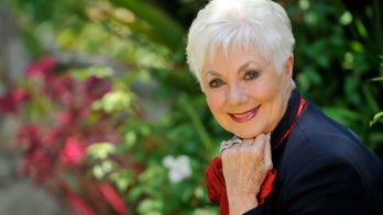 Shirley Jones following in George H.W. Bush's footsteps with skydive
