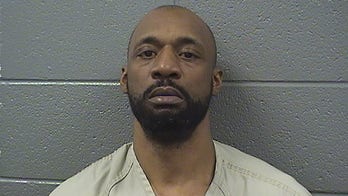 Fellow detainees applauded suspected Chicago cop killer: report