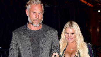 Jessica Simpson debuts new baby bump after revealing she's expecting her third child