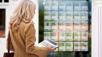 More Single Women Hunt for Homes, Not Husbands