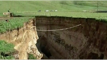 Spectacular 6-story-deep sinkhole opens on New Zealand farm