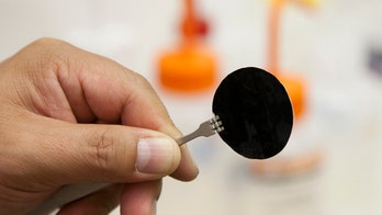 'Snakeskin' for soldiers repels chemical attacks