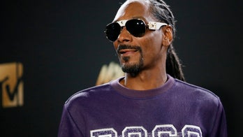 Snoop Dogg smokes marijuana near the White House, says 'F--- the President'