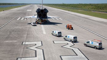 Replica on the runway: Mock orbiter on real space shuttle strip
