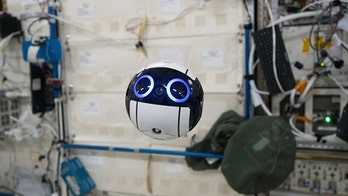 Cute floating space drone sends first images from ISS