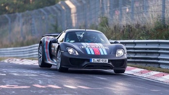 Porsche 918 Spyder sets Nurburgring lap record