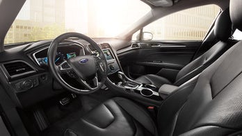 Feds probe reports of Ford Fusion steering wheels detaching