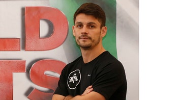 Boxer Stephen Smith's ear almost ripped off in Vegas bout