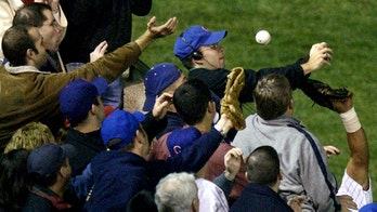 Chicago Cubs give ring to Steve Bartman, who deflected World Series foul ball