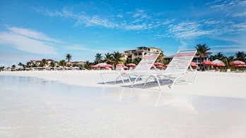 Turks and Caicos Islands switching time zones for more sun