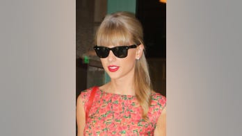 How to get Taylor Swift's perfect red pout
