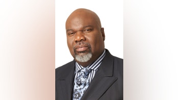Coronavirus can bring Americans together, Bishop TD Jakes says