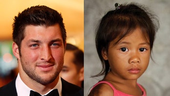 Tim Tebow's foundation helps child burn victim in Philippines