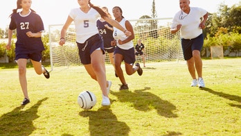 Teen girls who play sports may not eat enough to avoid health problems