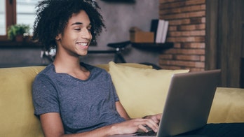 Mentoring may help teens cope with chronic pain