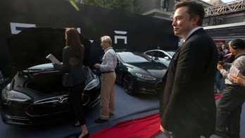 FTC declares support for Tesla direct sales in car-dealer battle