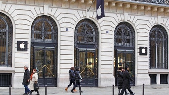 Thieves steal $1.3 million in iPhones from Paris Apple store