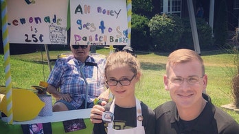 Tennessee girl, 6, uses lemonade stand to help raise money for fallen officer's family