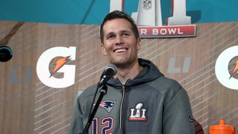 Tom Brady says drinking water prevents sunburn, Twitter calls him out