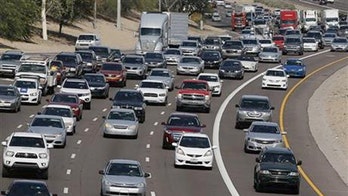 Stronger economy, cheap gas expected to spur holiday travel