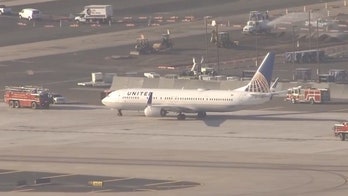 United flight aborts takeoff at Phoenix airport: 'Pilot slammed on the brakes,' passenger says