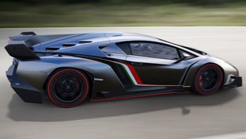 Mad Lamborghini Veneno debuts in Geneva