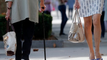 For some elderly, unclogging leg arteries doesn't improve mobility