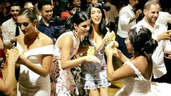 Bride orders 450 McDonald's burgers for wedding guests: 'Who can say no to a McDonald's cheeseburger?'