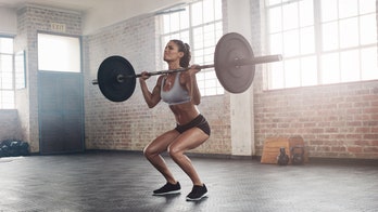 Fitness blogger responds to haters who say lifting weights make women look 'manly'