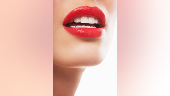 How to Whiten Your Teeth With 4 Things You Already Have