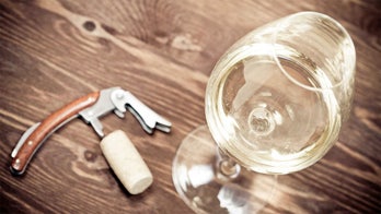 5 white wines that warm you like reds