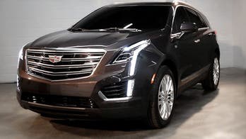Cadillac reveals stylish, important 2017 XT5 crossover