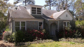 'Nightmare house' Zillow listing tells buyers: Don't ask about mysterious occupant upstairs