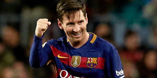 BARCELONA, SPAIN - JANUARY 06: Lionel Messi of Barcelona celebrates scoring his team's second goal during the Copa del Rey Round of 16 match between FC Barcelona and Real CD Espanyol at Camp Nou on January 6, 2016 in Barcelona, Spain. (Photo by Manuel Queimadelos Alonso/Getty Images)